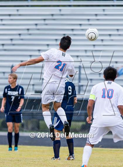 Thumbnail 2 in Newsome vs. King photogallery.