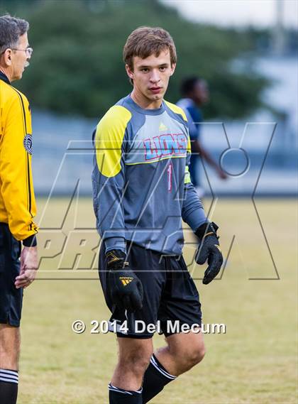 Thumbnail 2 in Newsome vs. King photogallery.