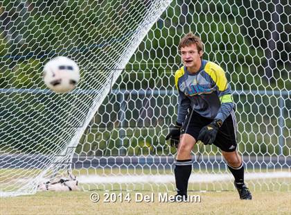 Thumbnail 2 in Newsome vs. King photogallery.