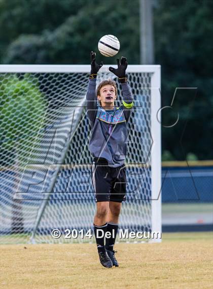 Thumbnail 1 in Newsome vs. King photogallery.