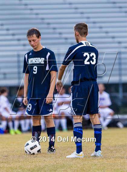 Thumbnail 2 in Newsome vs. King photogallery.