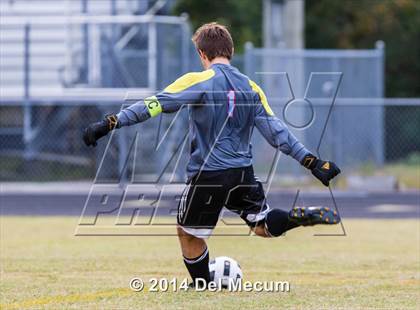 Thumbnail 2 in Newsome vs. King photogallery.