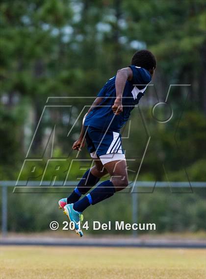 Thumbnail 3 in Newsome vs. King photogallery.
