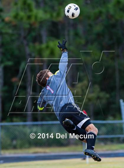 Thumbnail 1 in Newsome vs. King photogallery.