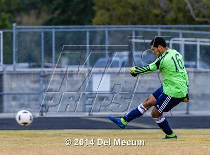 Thumbnail 1 in Newsome vs. King photogallery.