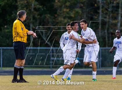 Thumbnail 1 in Newsome vs. King photogallery.
