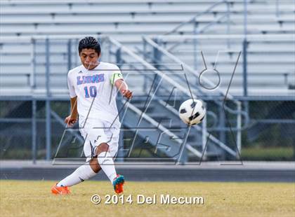 Thumbnail 1 in Newsome vs. King photogallery.