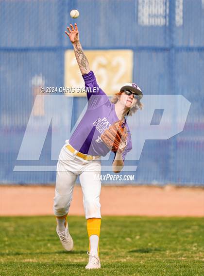 Thumbnail 1 in Desert Heights Prep vs. Payson photogallery.