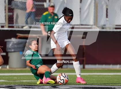 Thumbnail 2 in Red Oak @ Longview (UIL 5A Area Playoff) photogallery.