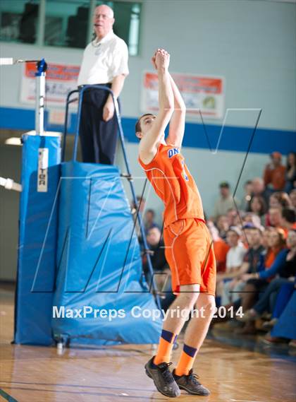 Thumbnail 2 in Oneida vs Ichabod Crane NYSPHSAA Class B Championship photogallery.