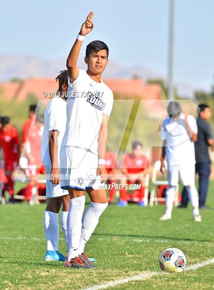 Thumbnail 2 in Equipo Academy vs Western (NIAA 3A Regional Playoff) photogallery.