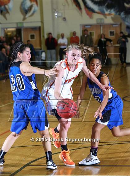 Thumbnail 3 in Lakewood vs Grandview (CHSAA 5A Sweet 16) photogallery.