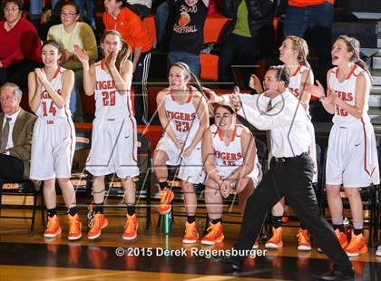 Thumbnail 3 in Lakewood vs Grandview (CHSAA 5A Sweet 16) photogallery.