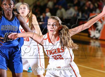 Thumbnail 1 in Lakewood vs Grandview (CHSAA 5A Sweet 16) photogallery.