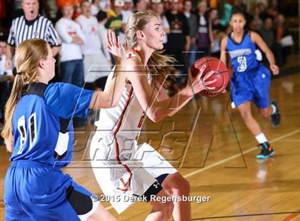 Thumbnail 2 in Lakewood vs Grandview (CHSAA 5A Sweet 16) photogallery.
