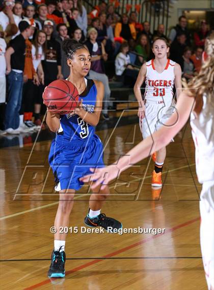 Thumbnail 1 in Lakewood vs Grandview (CHSAA 5A Sweet 16) photogallery.
