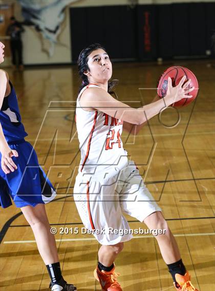 Thumbnail 1 in Lakewood vs Grandview (CHSAA 5A Sweet 16) photogallery.