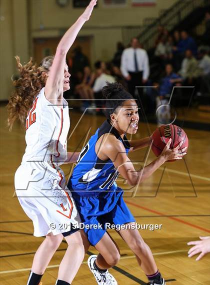 Thumbnail 3 in Lakewood vs Grandview (CHSAA 5A Sweet 16) photogallery.