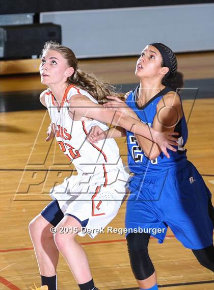Thumbnail 3 in Lakewood vs Grandview (CHSAA 5A Sweet 16) photogallery.
