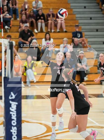 Thumbnail 1 in Regis Jesuit @ Columbine photogallery.