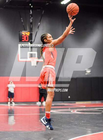 Thumbnail 3 in St. John's vs. Miami Country (Nike Tournament of Champions) photogallery.