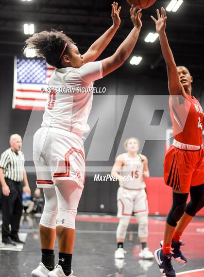 Thumbnail 3 in St. John's vs. Miami Country (Nike Tournament of Champions) photogallery.