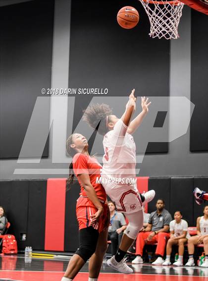 Thumbnail 2 in St. John's vs. Miami Country (Nike Tournament of Champions) photogallery.