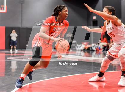 Thumbnail 2 in St. John's vs. Miami Country (Nike Tournament of Champions) photogallery.