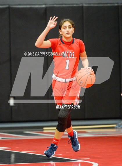 Thumbnail 1 in St. John's vs. Miami Country (Nike Tournament of Champions) photogallery.