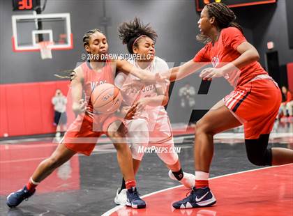 Thumbnail 3 in St. John's vs. Miami Country (Nike Tournament of Champions) photogallery.