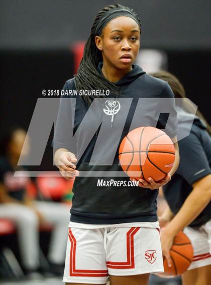 Thumbnail 2 in St. John's vs. Miami Country (Nike Tournament of Champions) photogallery.