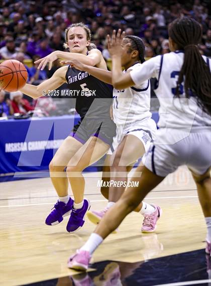 Thumbnail 3 in Principia vs Fair Grove (MSHSAA Class 3 Championship) photogallery.