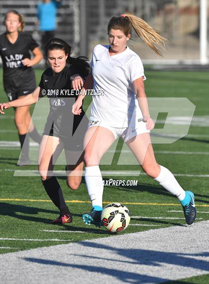 Thumbnail 2 in Byron Nelson vs Vandegrift (National Elite Prep Showcase) photogallery.