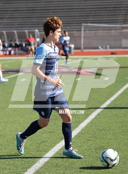 Thumbnail 2 in Lee [Robert E.] vs Bellarmine College Prep (North Texas Elite Showcase) photogallery.