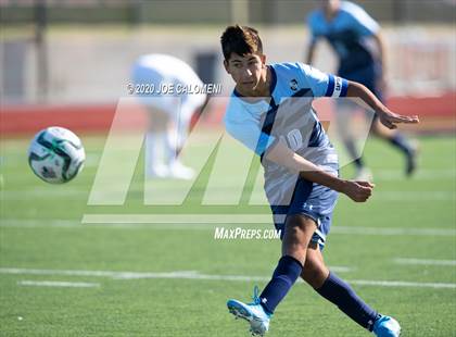 Thumbnail 2 in Lee [Robert E.] vs Bellarmine College Prep (North Texas Elite Showcase) photogallery.