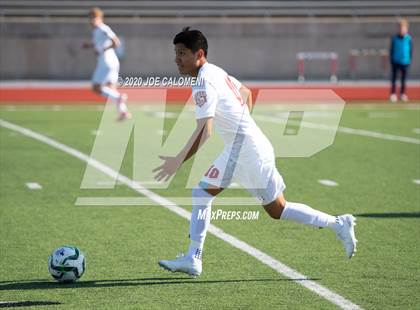 Thumbnail 2 in Lee [Robert E.] vs Bellarmine College Prep (North Texas Elite Showcase) photogallery.