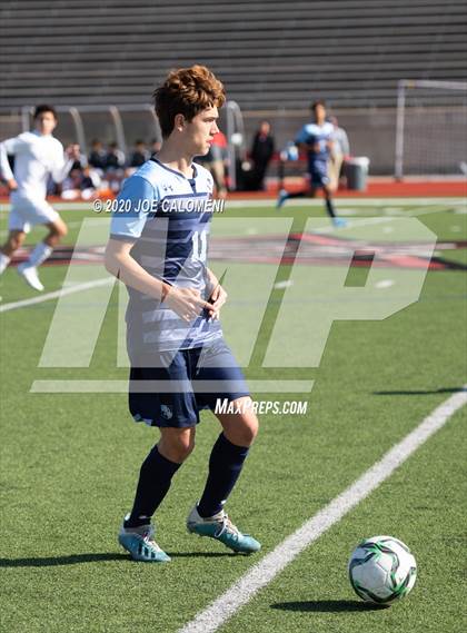Thumbnail 1 in Lee [Robert E.] vs Bellarmine College Prep (North Texas Elite Showcase) photogallery.