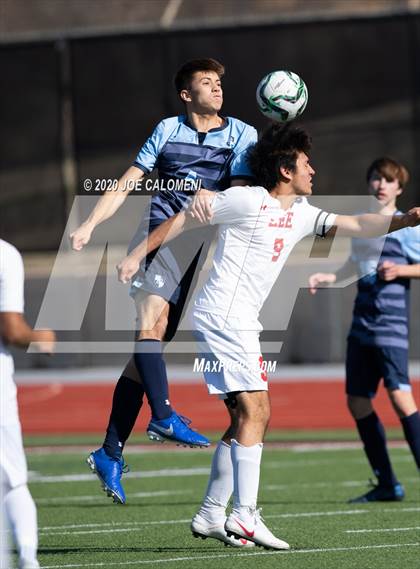 Thumbnail 2 in Lee [Robert E.] vs Bellarmine College Prep (North Texas Elite Showcase) photogallery.