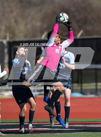 Thumbnail 3 in Lee [Robert E.] vs Bellarmine College Prep (North Texas Elite Showcase) photogallery.