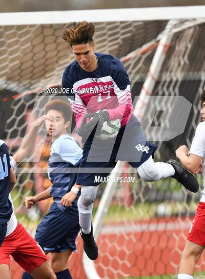 Thumbnail 3 in Lee [Robert E.] vs Bellarmine College Prep (North Texas Elite Showcase) photogallery.