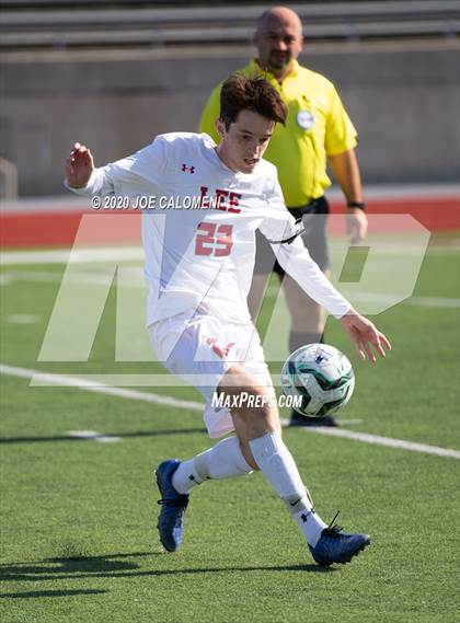 Thumbnail 2 in Lee [Robert E.] vs Bellarmine College Prep (North Texas Elite Showcase) photogallery.
