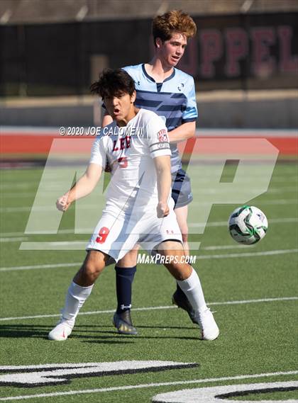 Thumbnail 3 in Lee [Robert E.] vs Bellarmine College Prep (North Texas Elite Showcase) photogallery.