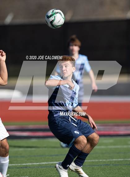 Thumbnail 2 in Lee [Robert E.] vs Bellarmine College Prep (North Texas Elite Showcase) photogallery.