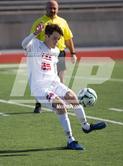Thumbnail 3 in Lee [Robert E.] vs Bellarmine College Prep (North Texas Elite Showcase) photogallery.