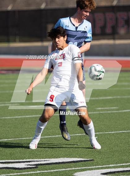 Thumbnail 2 in Lee [Robert E.] vs Bellarmine College Prep (North Texas Elite Showcase) photogallery.