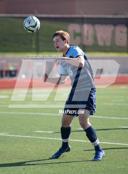 Thumbnail 2 in Lee [Robert E.] vs Bellarmine College Prep (North Texas Elite Showcase) photogallery.