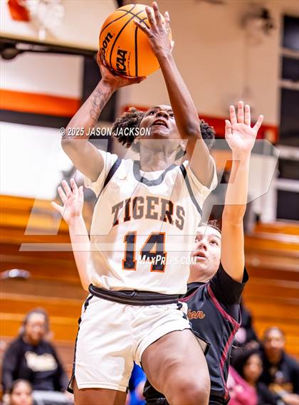 Thumbnail 1 in Lumberton @ South View photogallery.