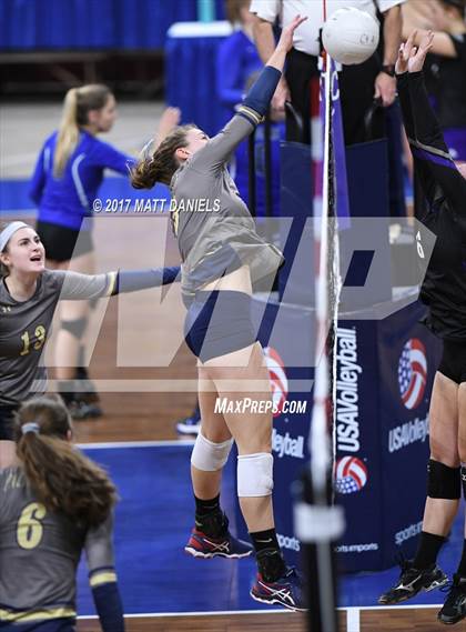 Thumbnail 3 in Discovery Canyon vs. Palmer Ridge (CHSAA 4A Pool 4 Playoff) photogallery.