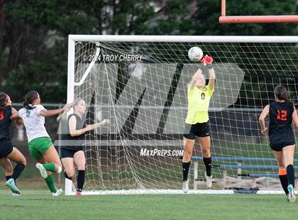 Thumbnail 1 in Marvin Ridge vs. Myers Park photogallery.