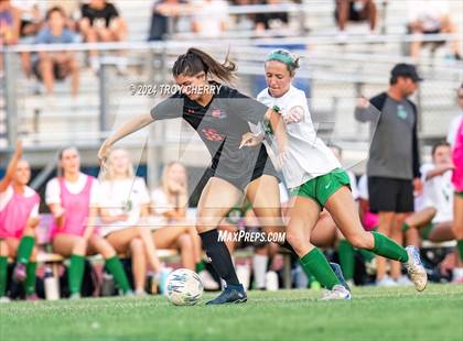 Thumbnail 3 in Marvin Ridge vs. Myers Park photogallery.